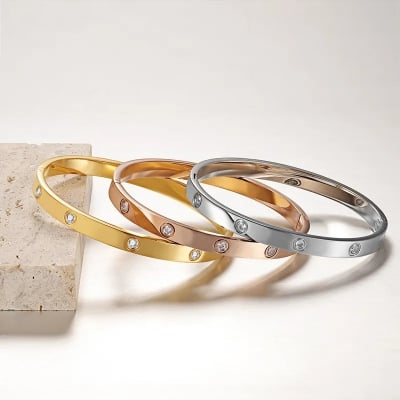 Picture of Golden Stone Round Bracelet For Man - Gold