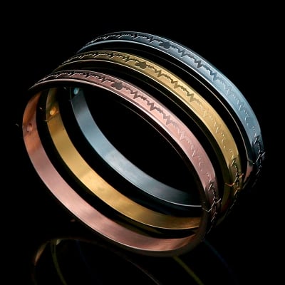 Picture of Stainless Steel Hard Shape Bracelets for Man
