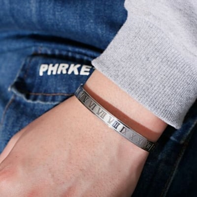 Picture of Silver Roman Numerals Stainless Steel Bracelet For Men - Silver