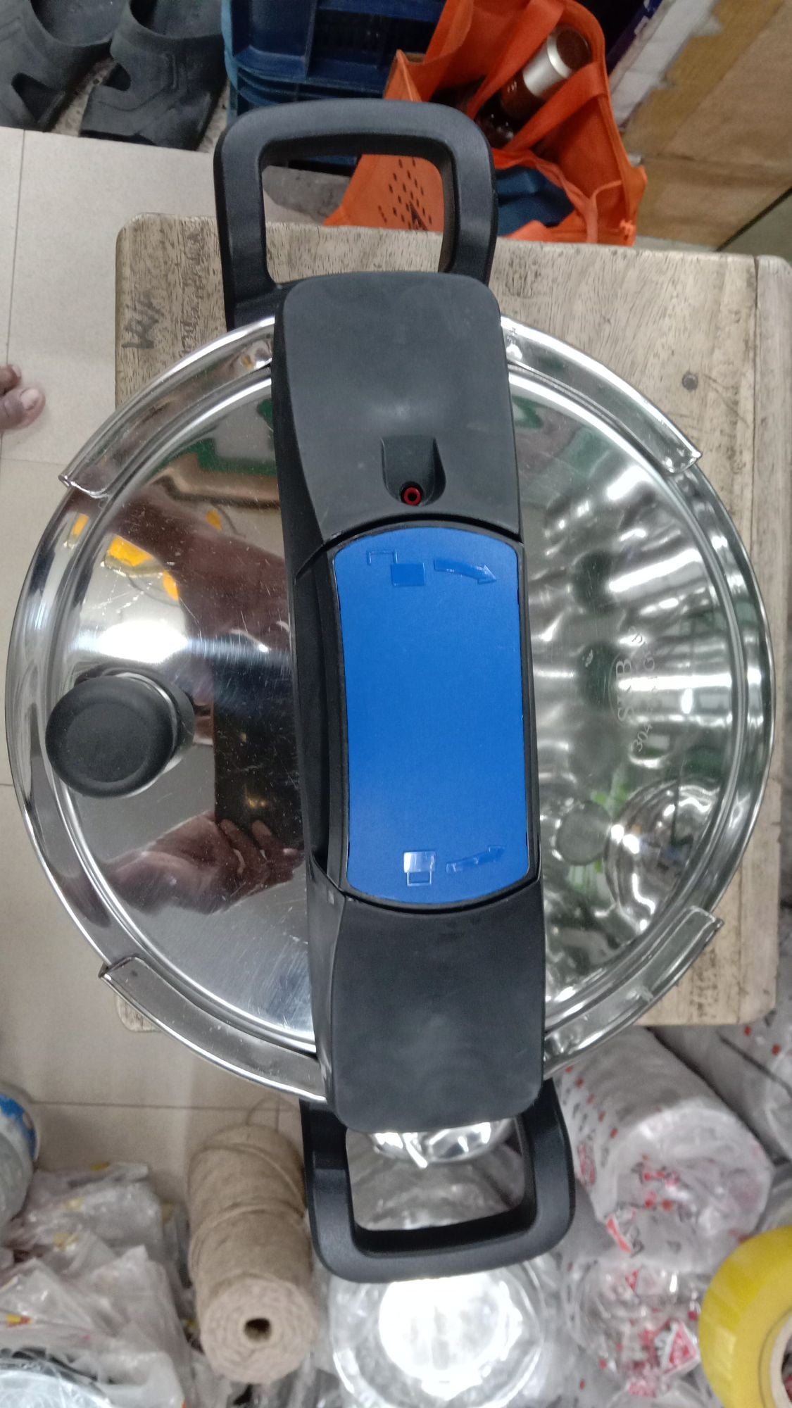 Picture of SKB 3 Ltr Stainless Steel Pressure Cooker Whistle System 304 FOOD GRADE Silver