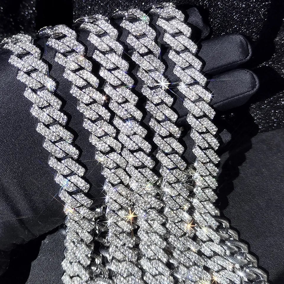 Picture of Stylish Silver Fashionabl Stone Chain For Women - Silver