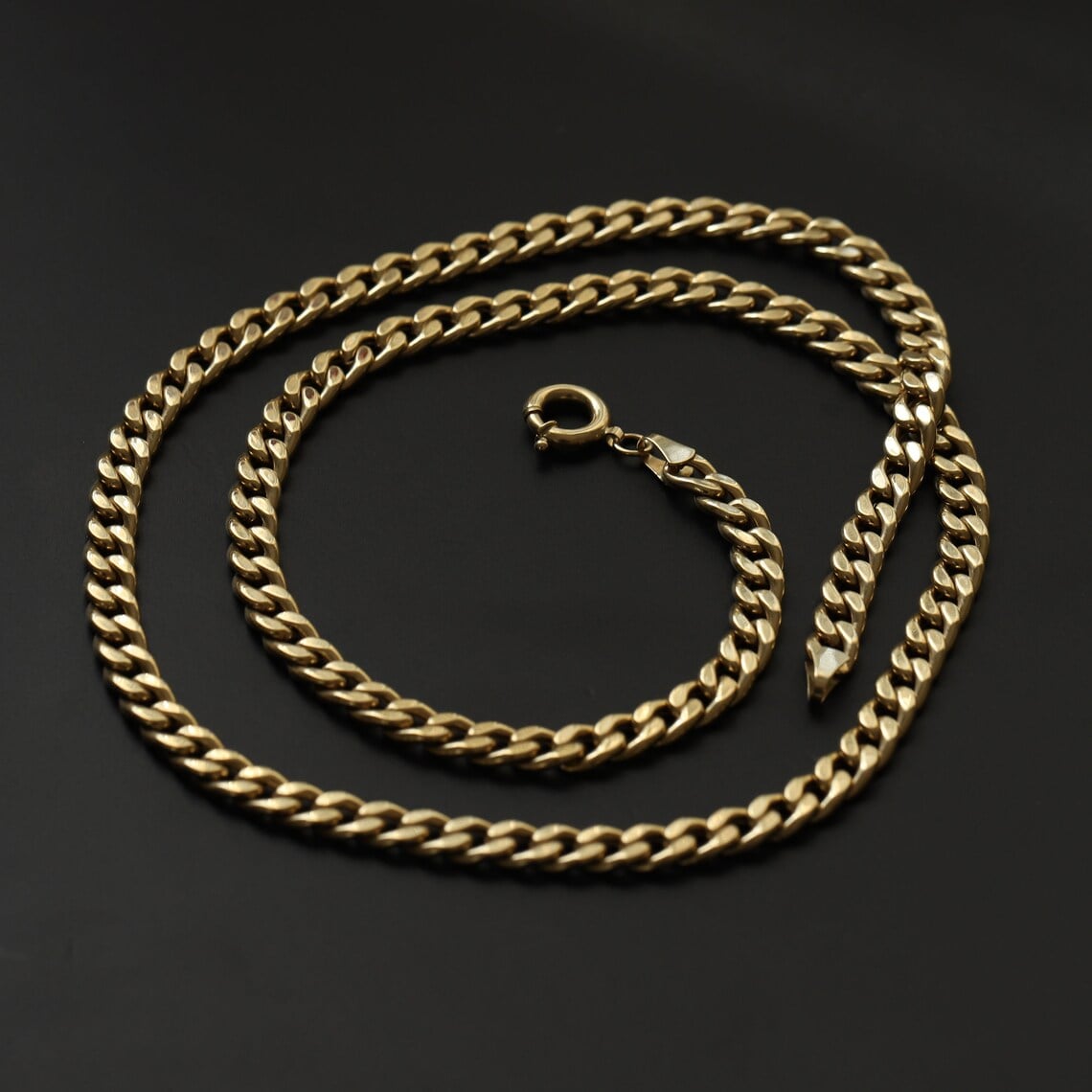 Picture of Stylish Golden Metal Chain For Women & Man - Gold