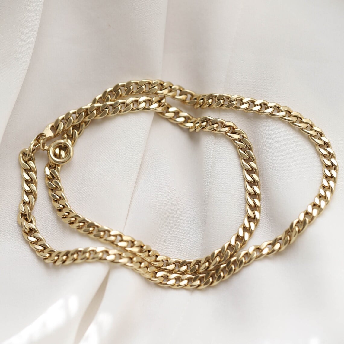 Picture of Stylish Golden Metal Chain For Women & Man - Gold