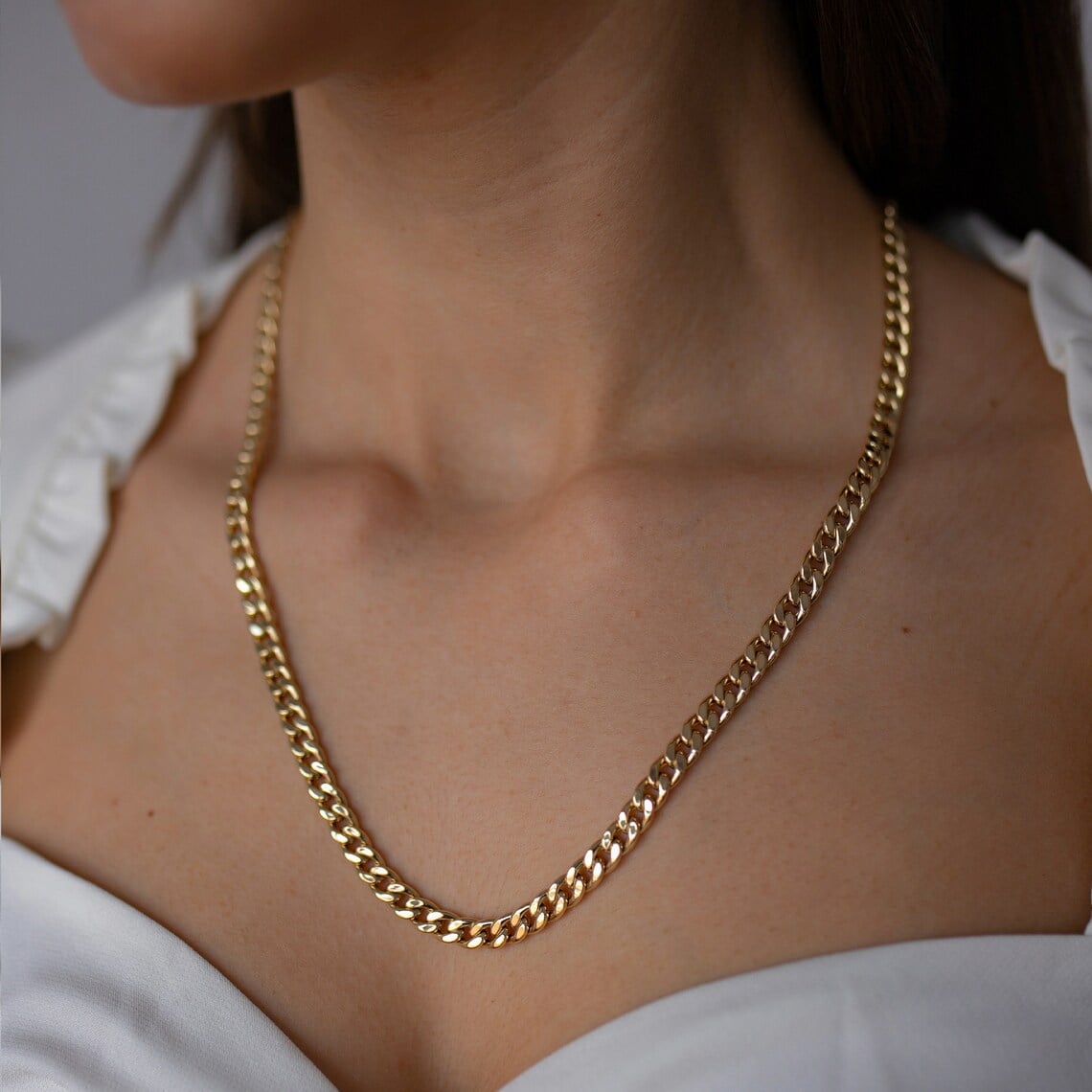 Picture of Stylish Golden Metal Chain For Women & Man - Gold