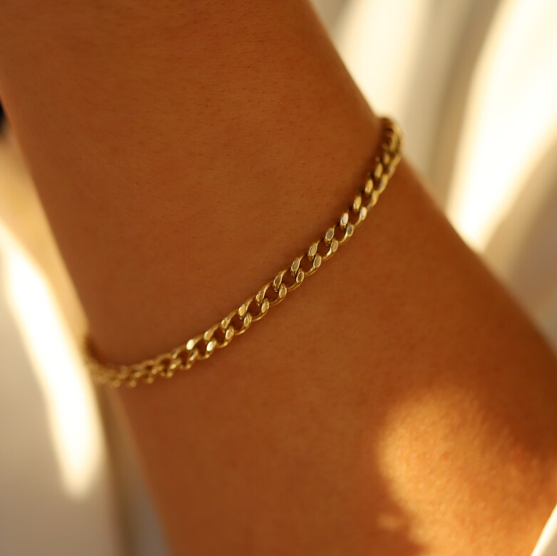 Picture of Men's Powerful Stainless Steel Bracelet-Bracelet For Men - Gold