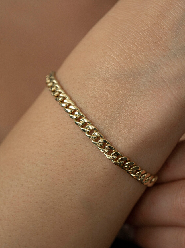 Picture of Fashion New Chain Bracelet for Men- Attractive Bracelet - Gold