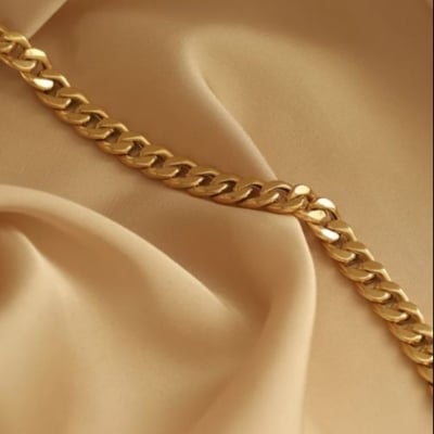 Picture of Men Stylish Bracelet for Men- Fashion Best Chain Bracelet For Men - Gold