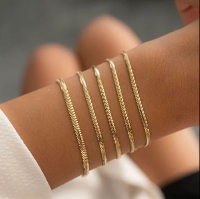 Picture of Unique Bracelet for Men-Chain Bracelet For Men - Gold