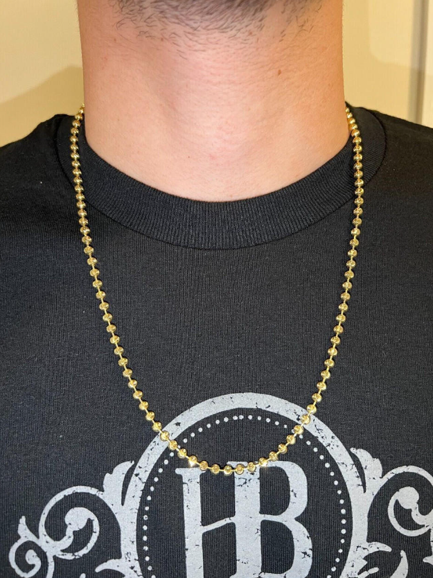 Picture of Luxury & Minimalist Flat Chain Necklace In Golden Color - Antique White
