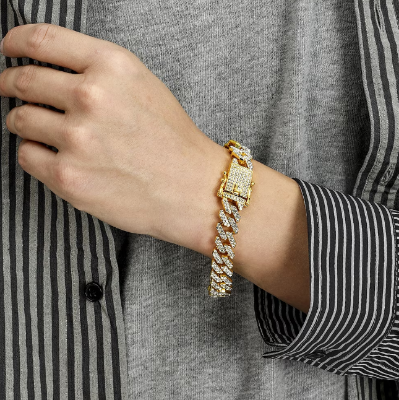 Picture of Men's Fashionabl Chain Bracelet- Fashion Chain Bracelet - Gold