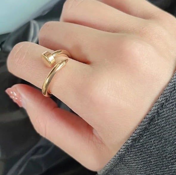 Picture of New Ring Portable Finger- Ring For Women - Gold