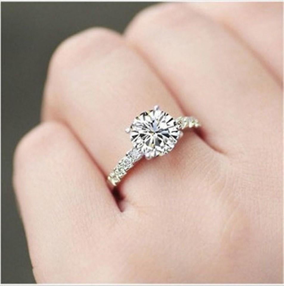 Picture of Fashion Wedding Ring for Women Jewelry - Silver
