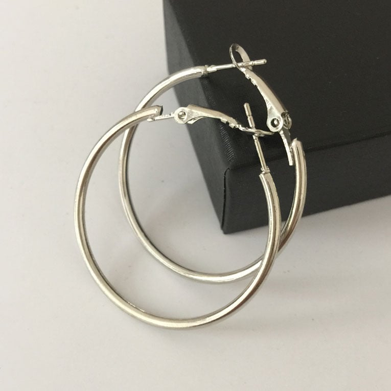 Picture of Fashion New Stainless Steel Hoop Earrings For Women Stackable- 1Pair - Silver