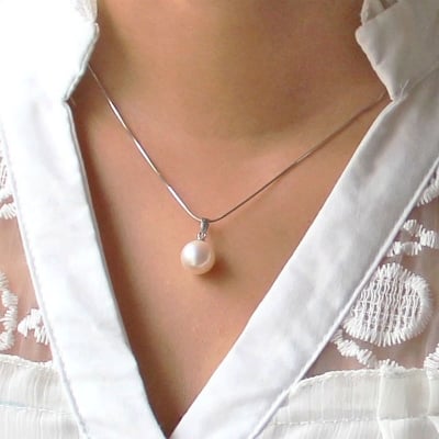 Picture of Fashion Trend Elegant Exquisite Pearl Clavicle Necklace Ladies Senior Jewelry Birthday Party Gift