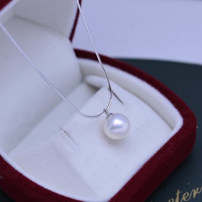 Picture of Fashion Trend Elegant Exquisite Pearl Clavicle Necklace Ladies Senior Jewelry Birthday Party Gift