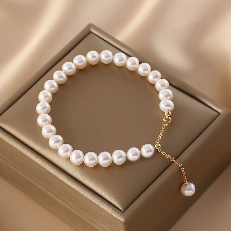 Picture of Elegant stylish White Pearl Bracelet For Woman