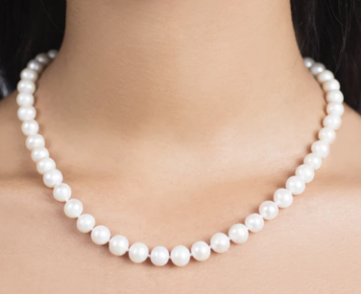 Picture of Classic Pearl Necklace for Women Elegant Jewelry Accessory - White