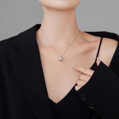 Picture of Korean stylish Girls Pearls Necklace For Woman - Silver
