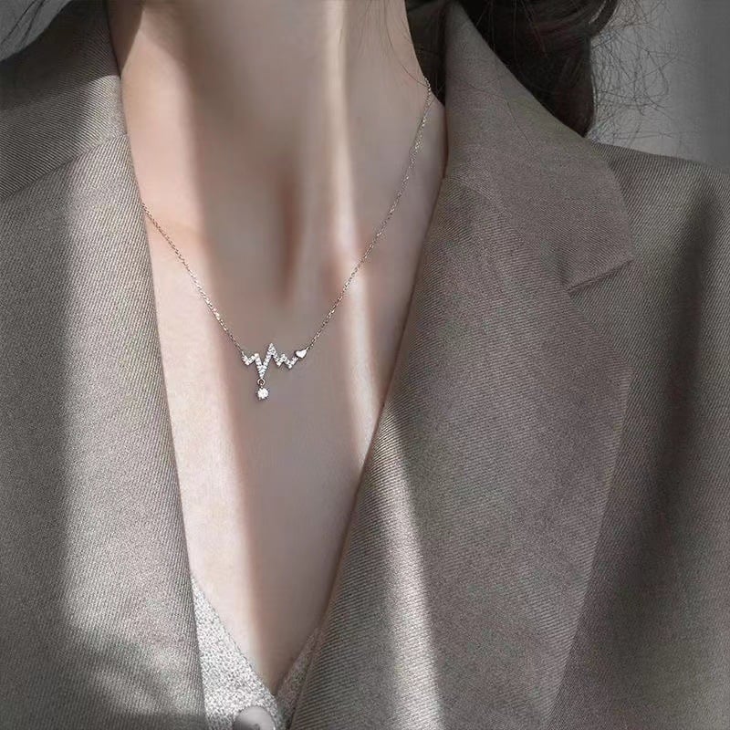 Picture of Fashionable New Necklaces Set for Women Jewelry Trendy Women's Gold Plated Silver Chain Necklace with Crystal Stones