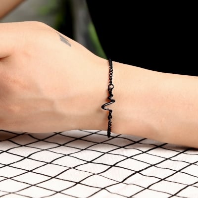 Picture of Women's Heart Shape Bracelet Fashion Jewelry Accessory - Black