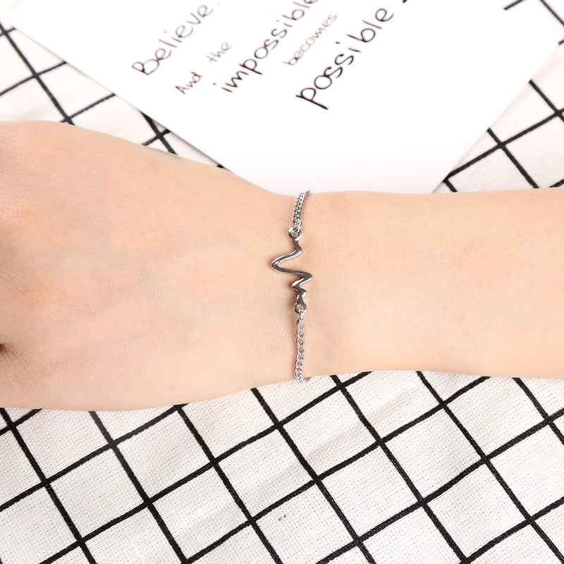 Picture of New Fashion Heart Bracelet For Women - Silver
