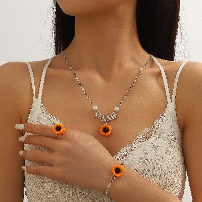 Picture of Sunflower Stylish New Necklace For Girl/Women