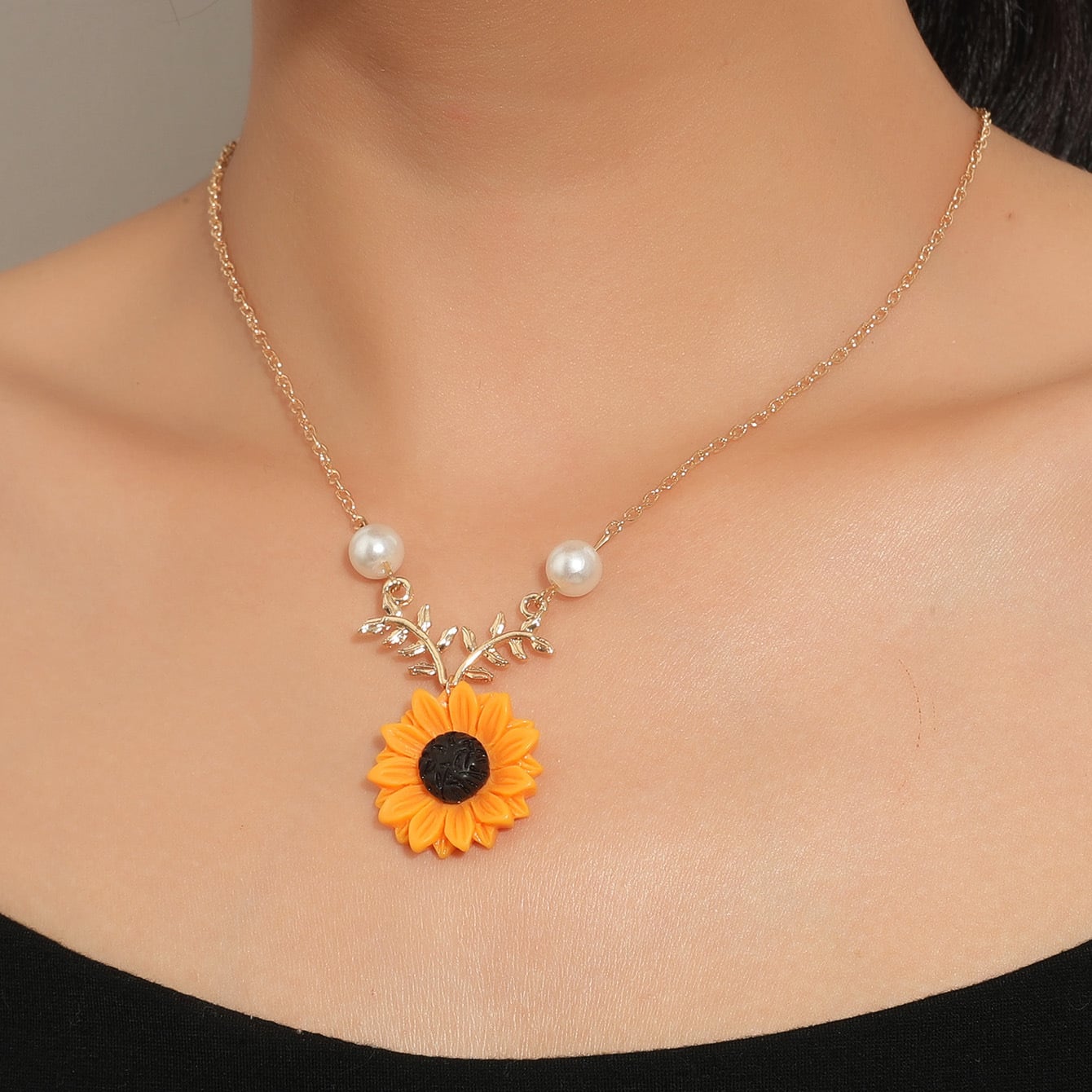 Picture of Sunflower Stylish New Necklace For Girl/Women