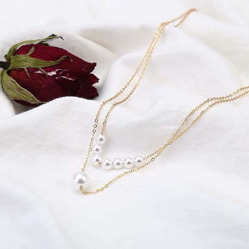 Picture of Korean Girls Ins Pearl Necklace Stylish Clavicle Chain - Gold