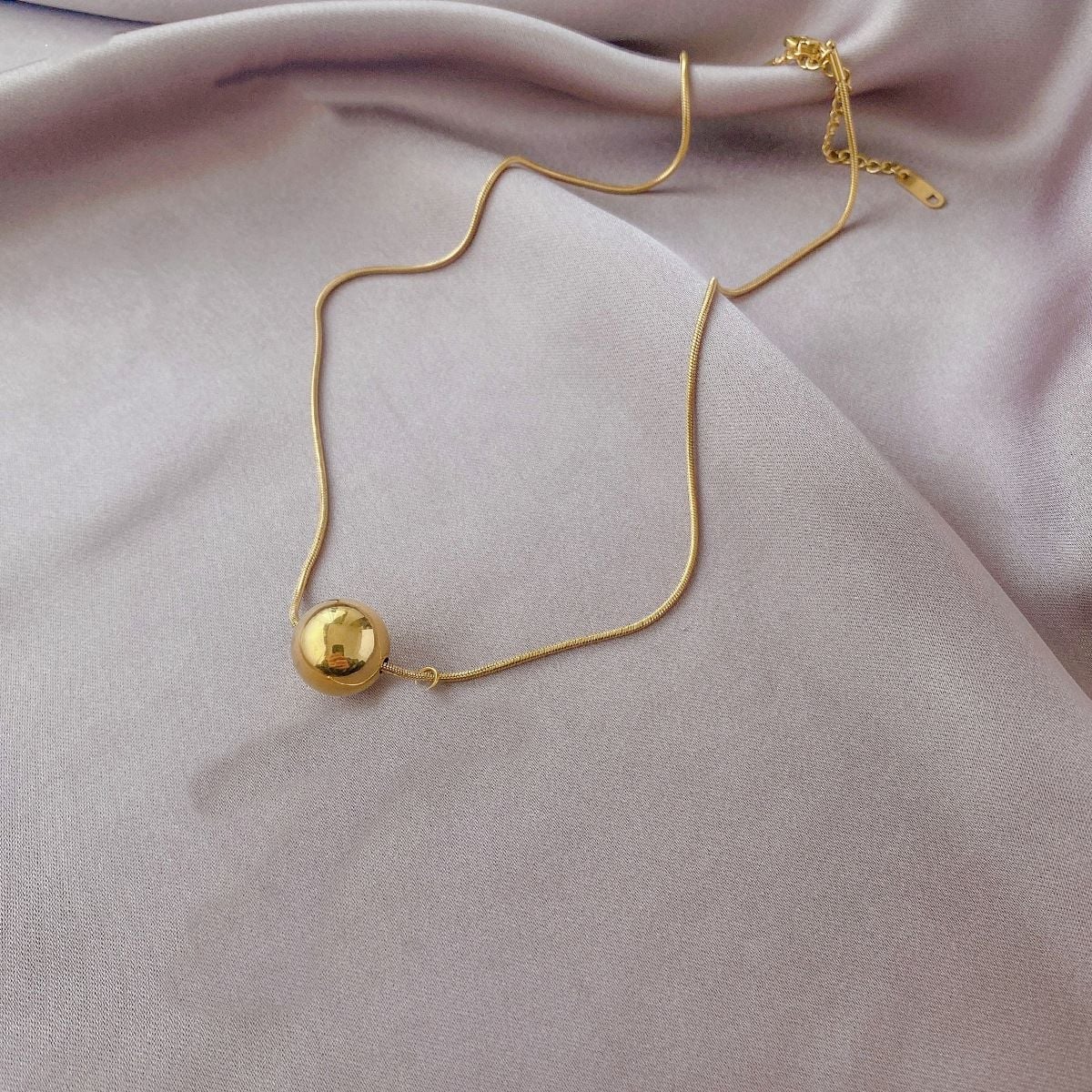 Picture of Single Pearl Necklace For Woman - Gold