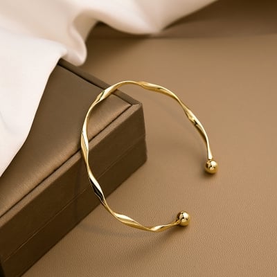 Picture of Fashion Luxury Korean Jewelry Retro Girl's Unusual Bracelet Cuff For Women - Gold