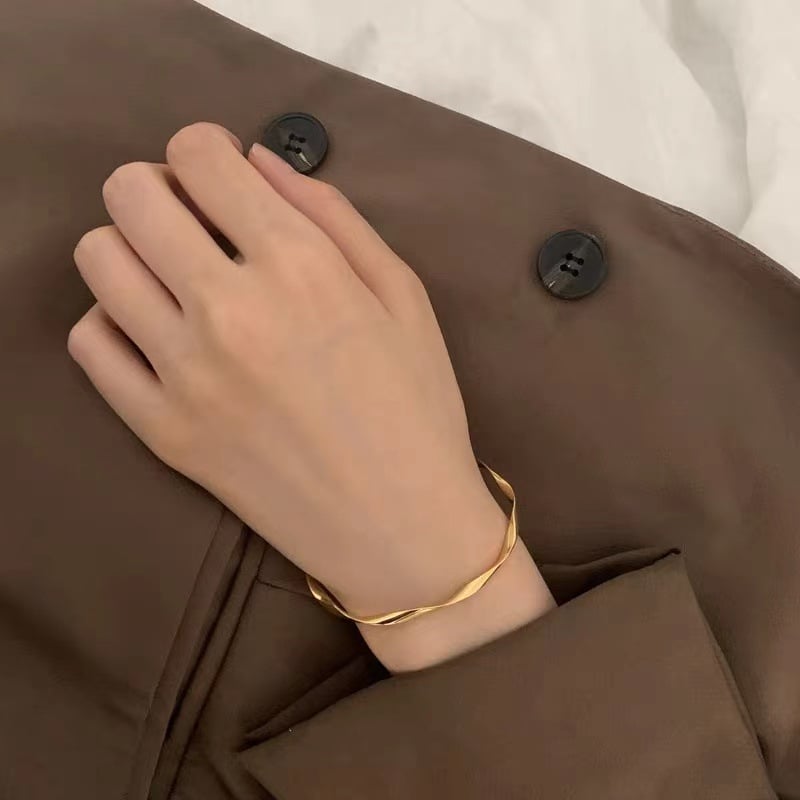 Picture of New Design Bamboo Shape Adjustable Size Bracelet for Woman - Gold