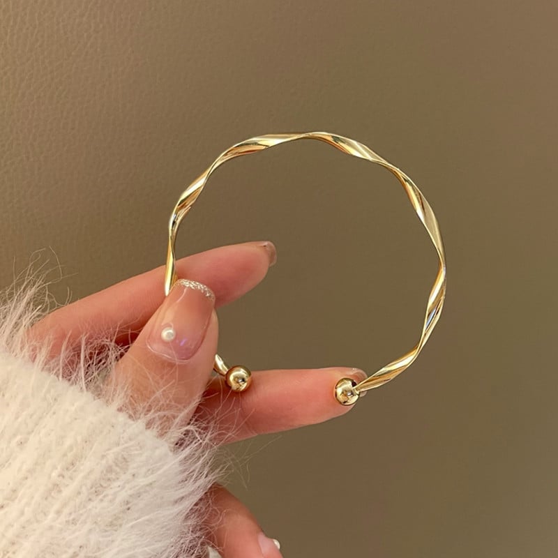 Picture of 2024 New Fashion Twisted Metal Cuff bracelets For Women Korean Simple Jewelry - Gold