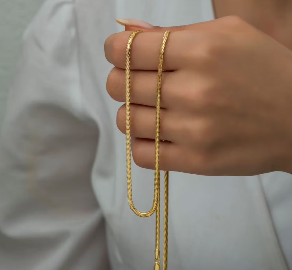 Picture of Fashionable Plated Stainless Steel Necklace For Woman - Gold