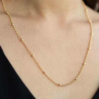 Picture of Women's Stylish Simple Necklace For Women - Gold