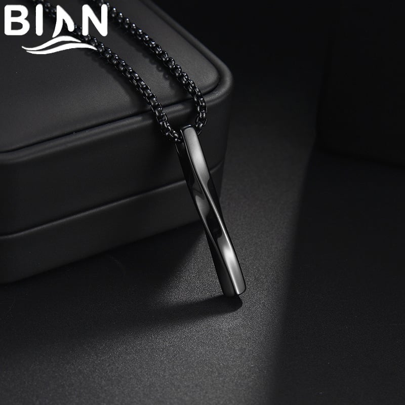 Picture of Fashionable Geometric New Fashion Necklace For Men