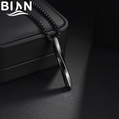 Picture of Fashionable Geometric New Fashion Necklace For Men