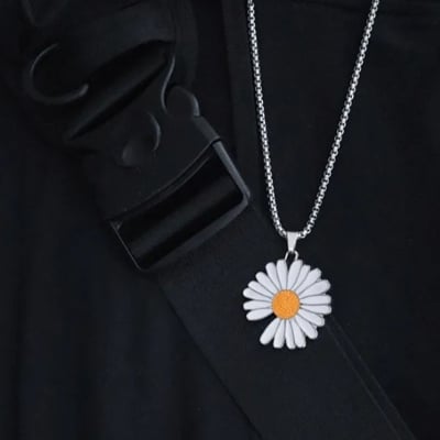 Picture of Jual White Daisy Necklace Hip Hop GD Same Little Sun For Men - Silver