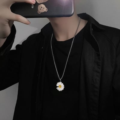 Picture of Cute Trendy Necklace Sun Flower Necklaces for Boy Simple Stylis - Silver