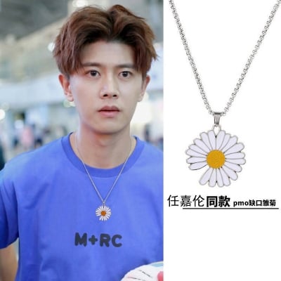 Picture of Cute Trendy Necklace Sun Flower Necklaces for Boy Simple Stylis - Silver