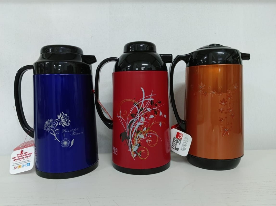 Picture of 1000ML/ 1 Litre Metal Body Vacuum Push Flask (Mixed color) Multicolor