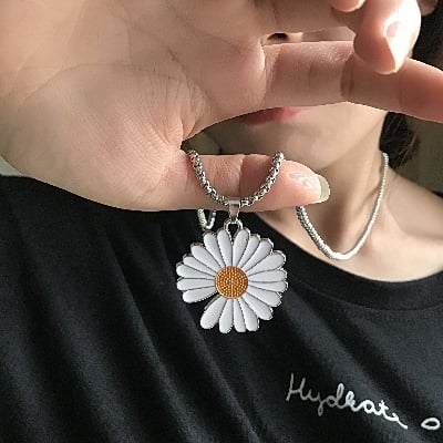 Picture of Fashionable Necklace For Sunflower Necklace Ins Girl - Silver
