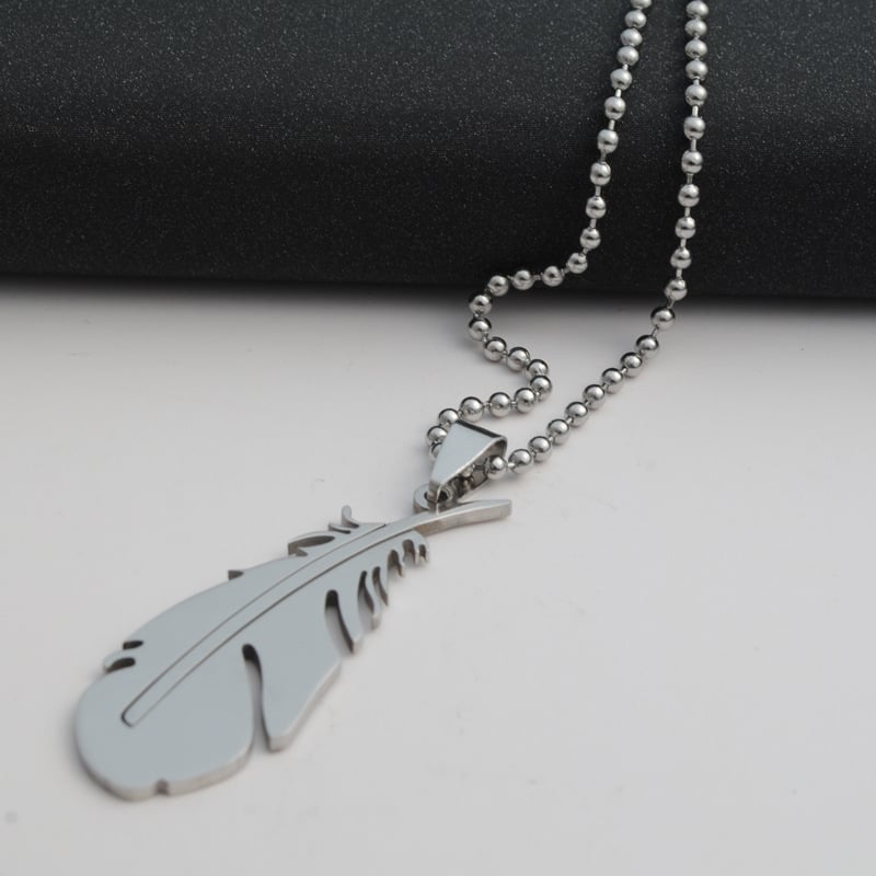 Picture of Sterling New Peacock Feather Necklace For Men - Silver