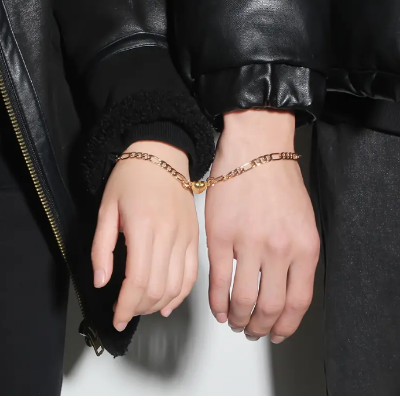 Picture of 2pcs/set Heart Magnet Couple Bracel et Stainless Chain  Bracelet  men Women - Gold