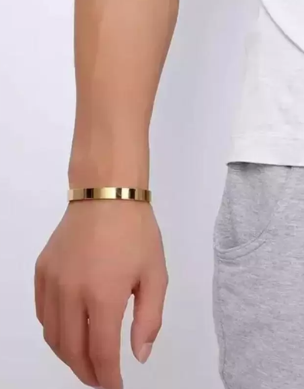 Picture of Free Size Stainless Steel Trandy Round Bracelet For Men - Gold