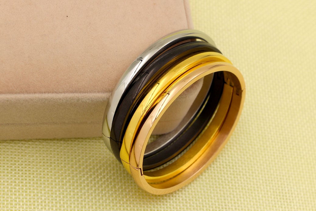 Picture of Black Stylish Round Cuff Bracelet For Men - Black