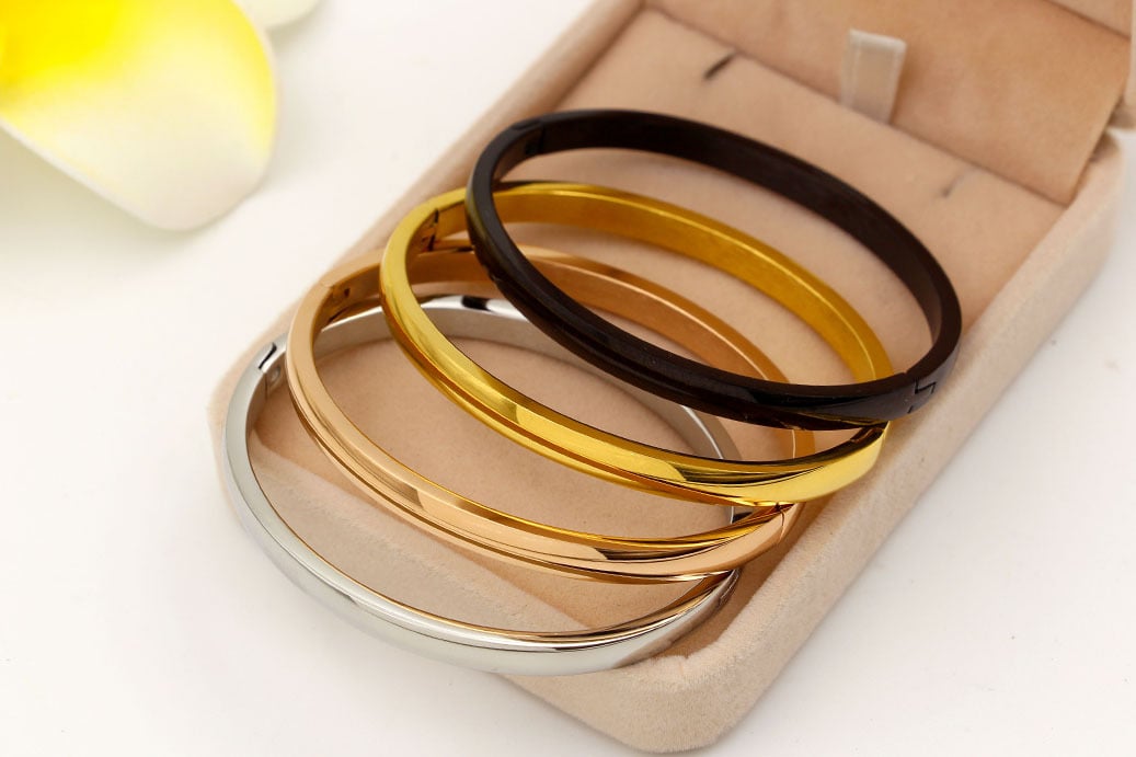 Picture of Black Stylish Round Cuff Bracelet For Men - Black