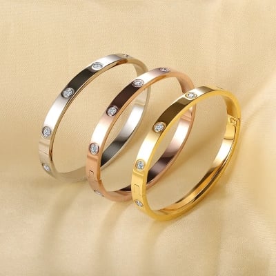 Picture of Fashionable New Stainless Steel Stone Bracelet For Men - Gold