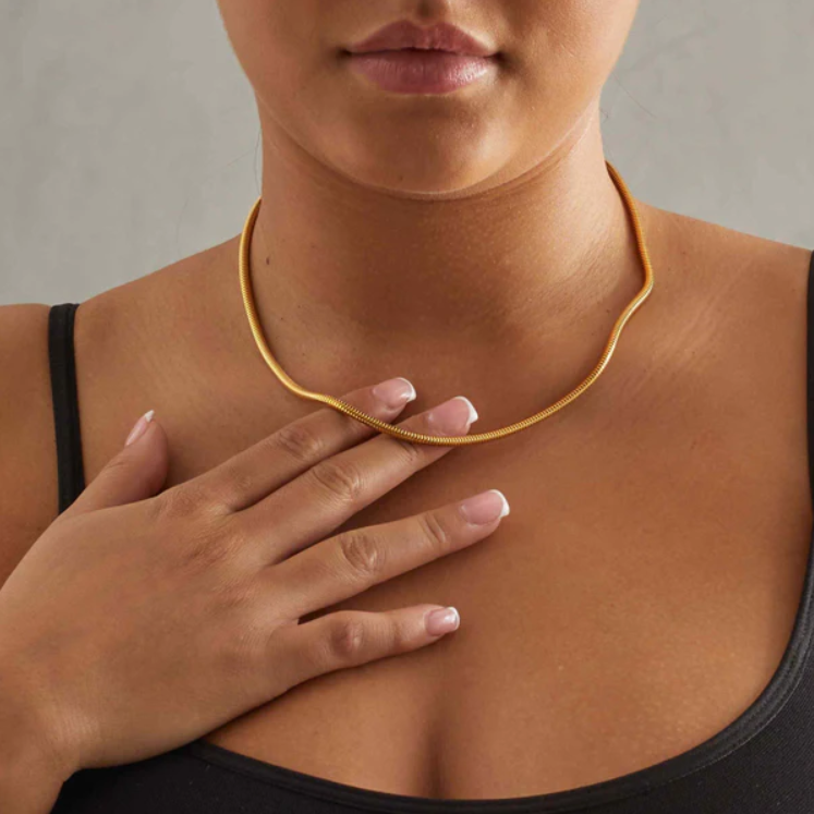 Picture of Stainless Steel Fashionable Snake Necklace for Women - Gold
