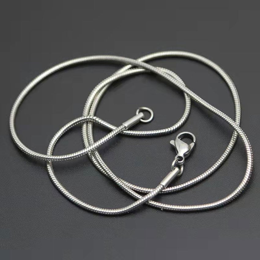 Picture of Stylish Snake Neck Necklace For Stylish Men - Silver