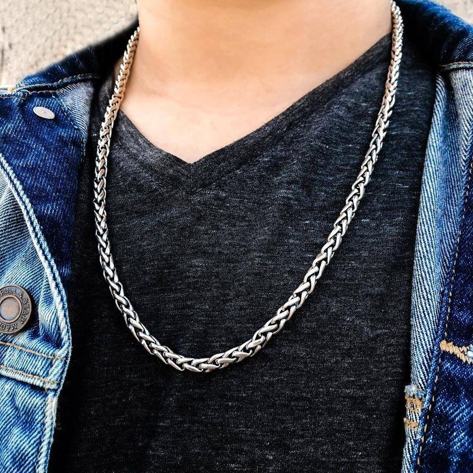 Picture of Premium Quality Men Fashion Jewellery Stainless Steel Necklaces - Silver